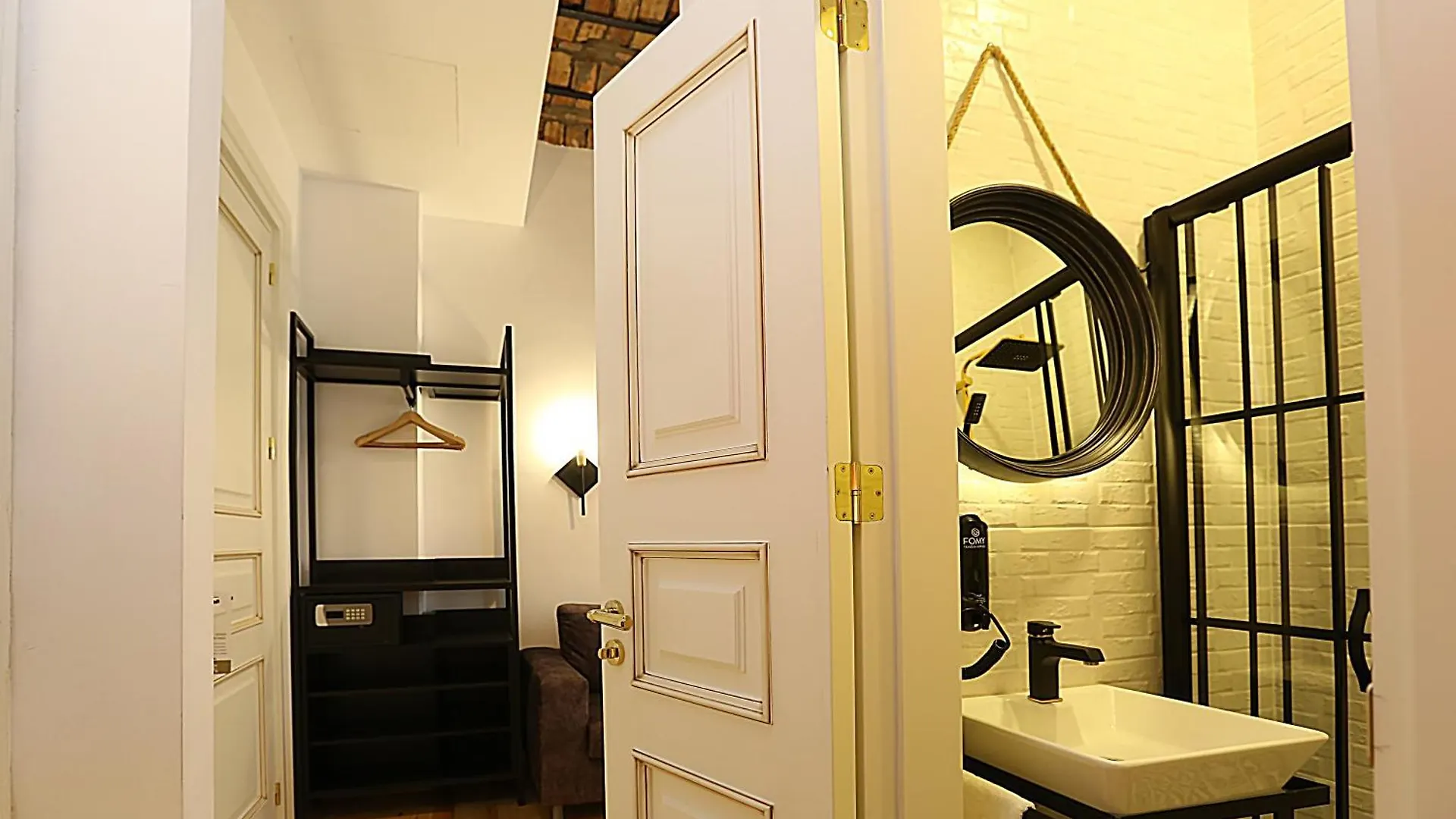 Istanbul Taksim Istiklal Street Kamil Hotel - Historical