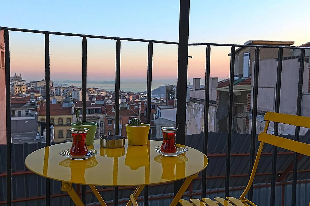 Istanbul Taksim Istiklal Street Kamil Hotel - Historical