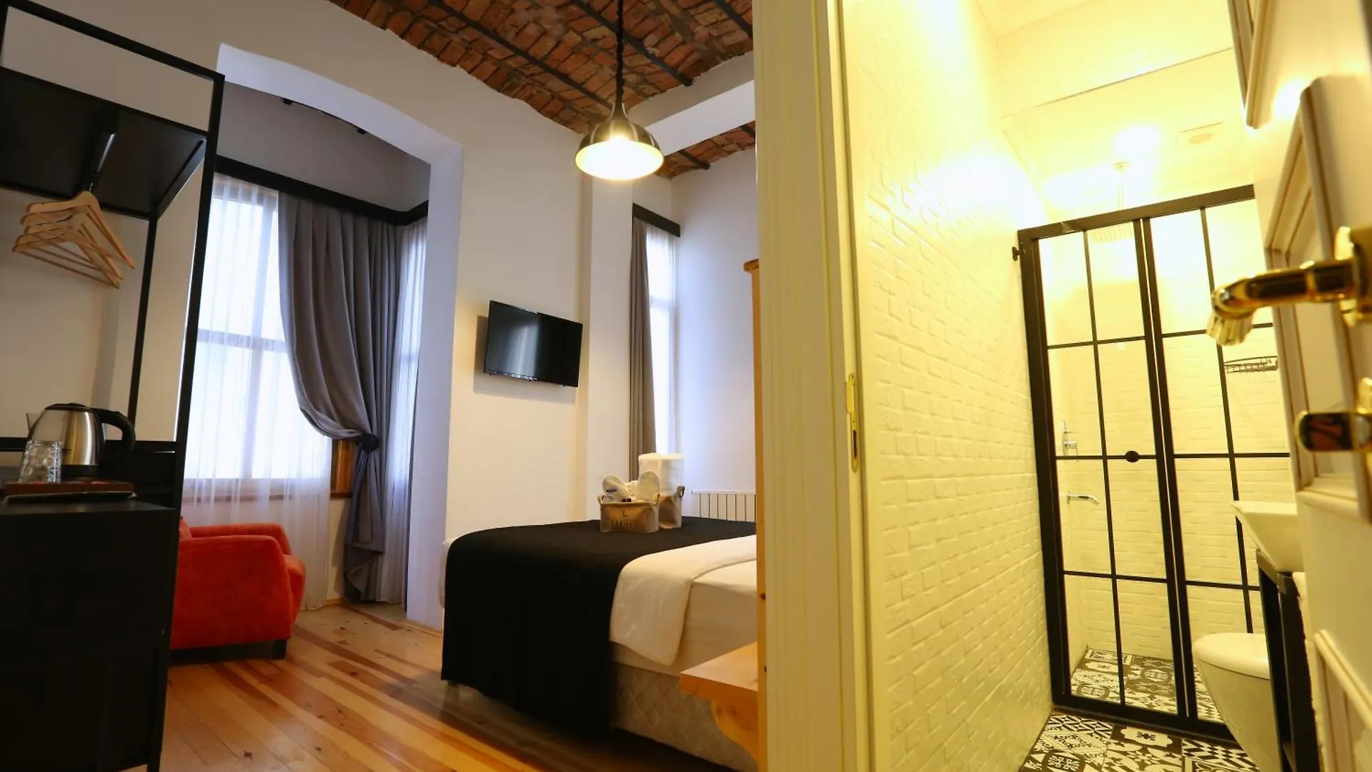 Istanbul Taksim Istiklal Street Kamil Hotel - Historical