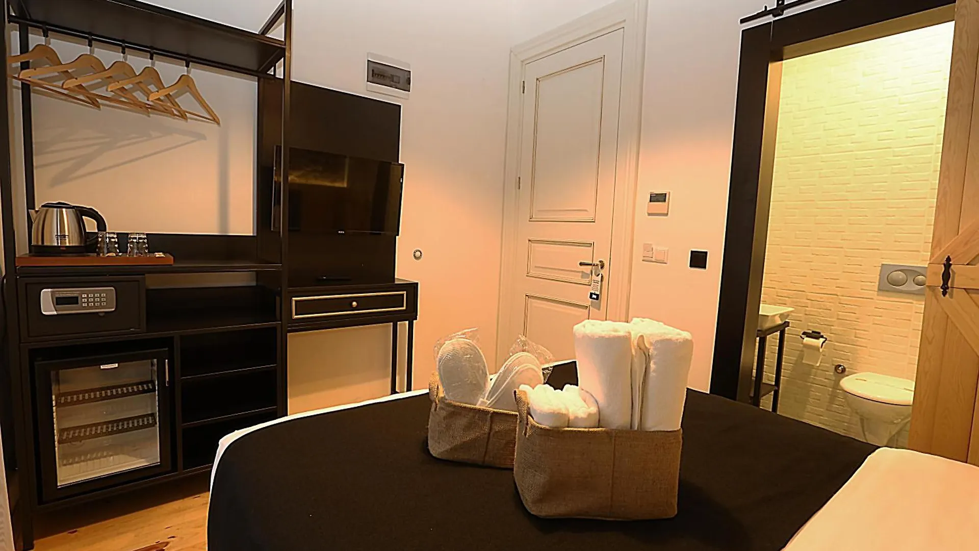 ***  Istanbul Taksim Istiklal Street Kamil Hotel - Historical Turecko