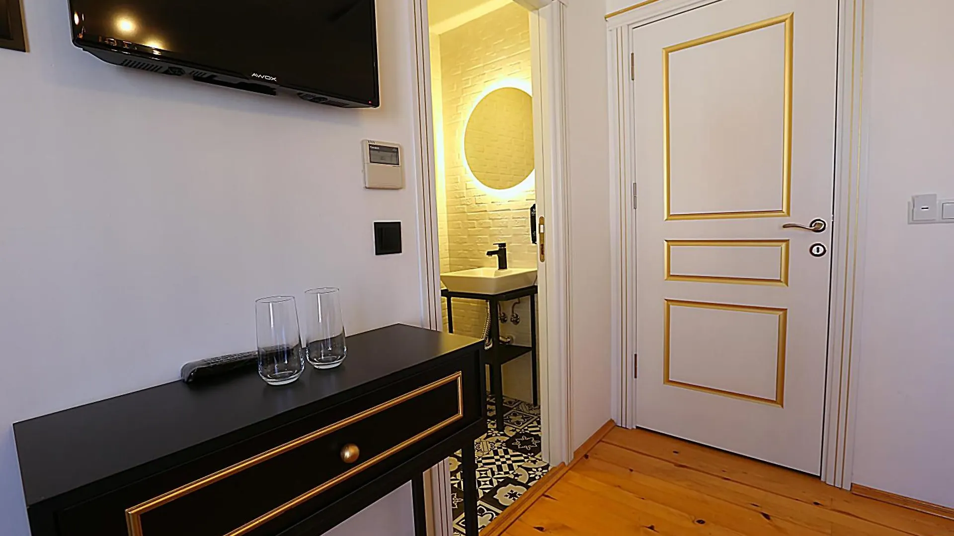 ***  Istanbul Taksim Istiklal Street Kamil Hotel - Historical Turecko