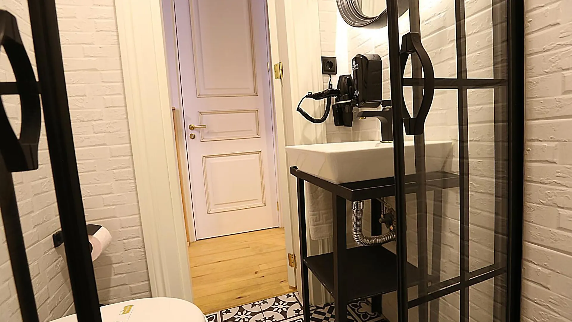 Istanbul Taksim Istiklal Street Kamil Hotel - Historical