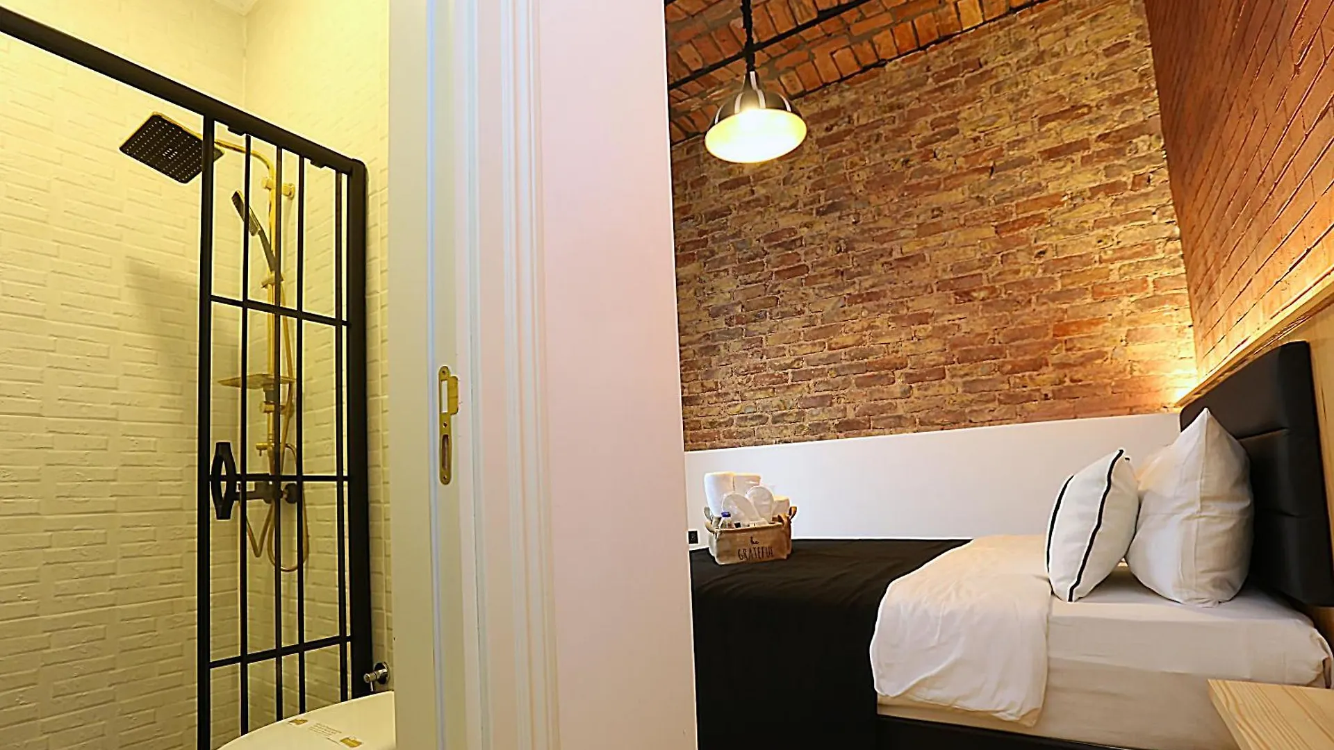Istanbul Taksim Istiklal Street Kamil Hotel - Historical