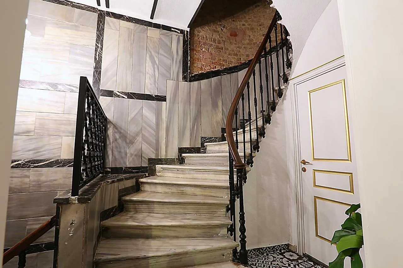 ***  Istanbul Taksim Istiklal Street Kamil Hotel - Historical Turkey