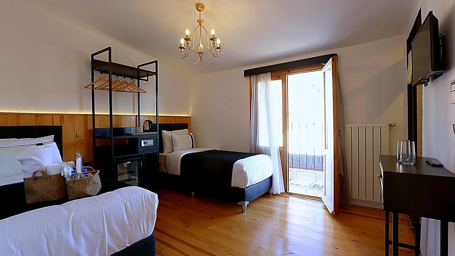 Istanbul Taksim Istiklal Street Kamil Hotel - Historical 3*,